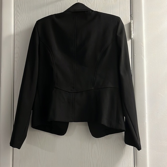 Blazer - Picture 2 of 2